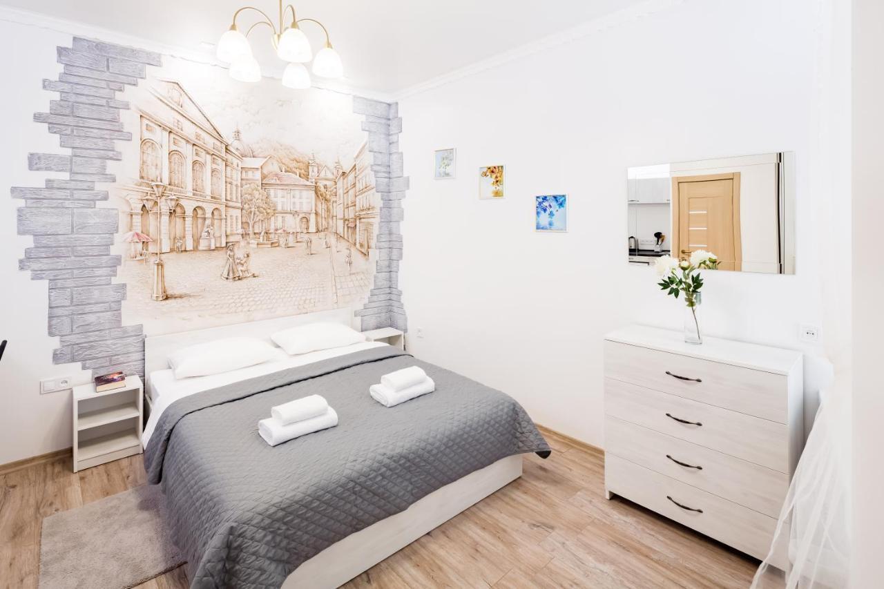 Beautiful Apartments In The Center Львов Экстерьер фото