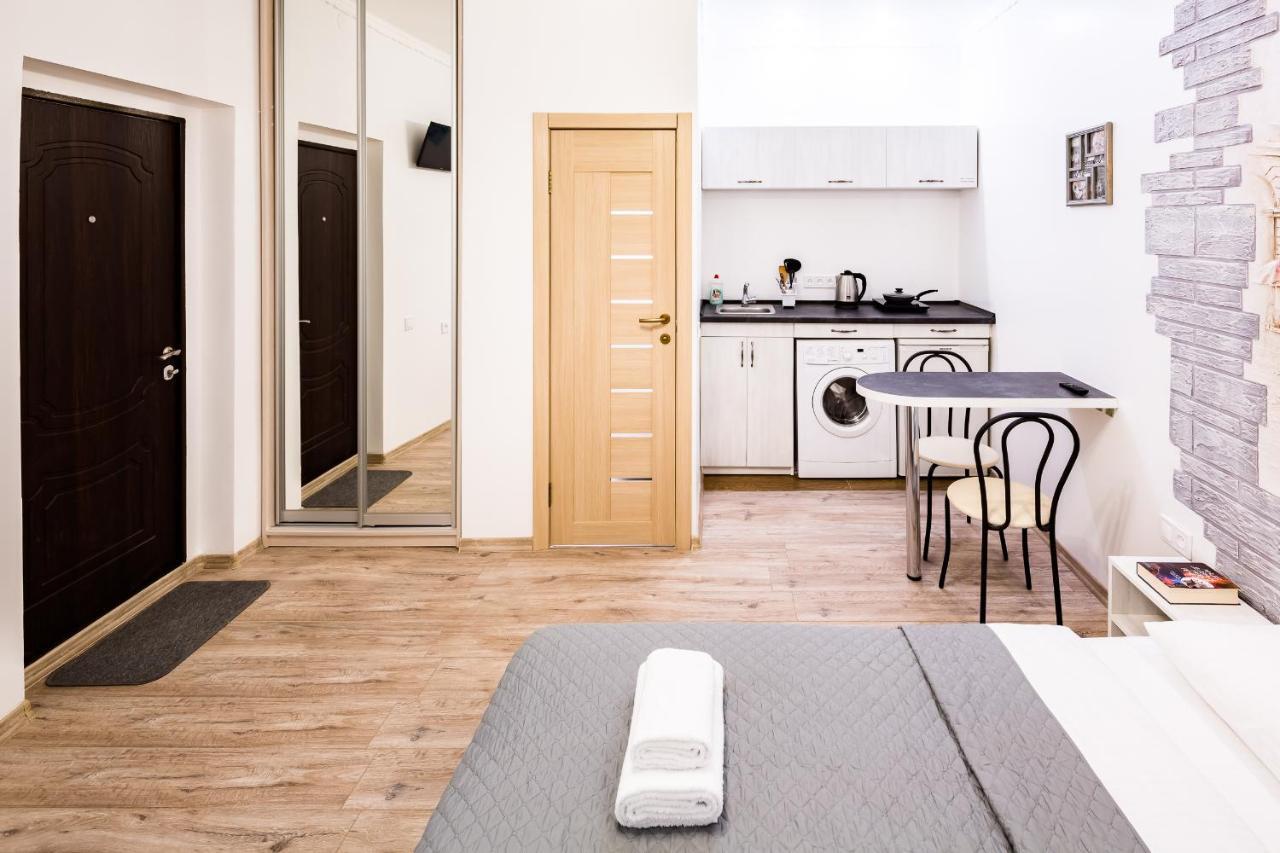 Beautiful Apartments In The Center Львов Экстерьер фото